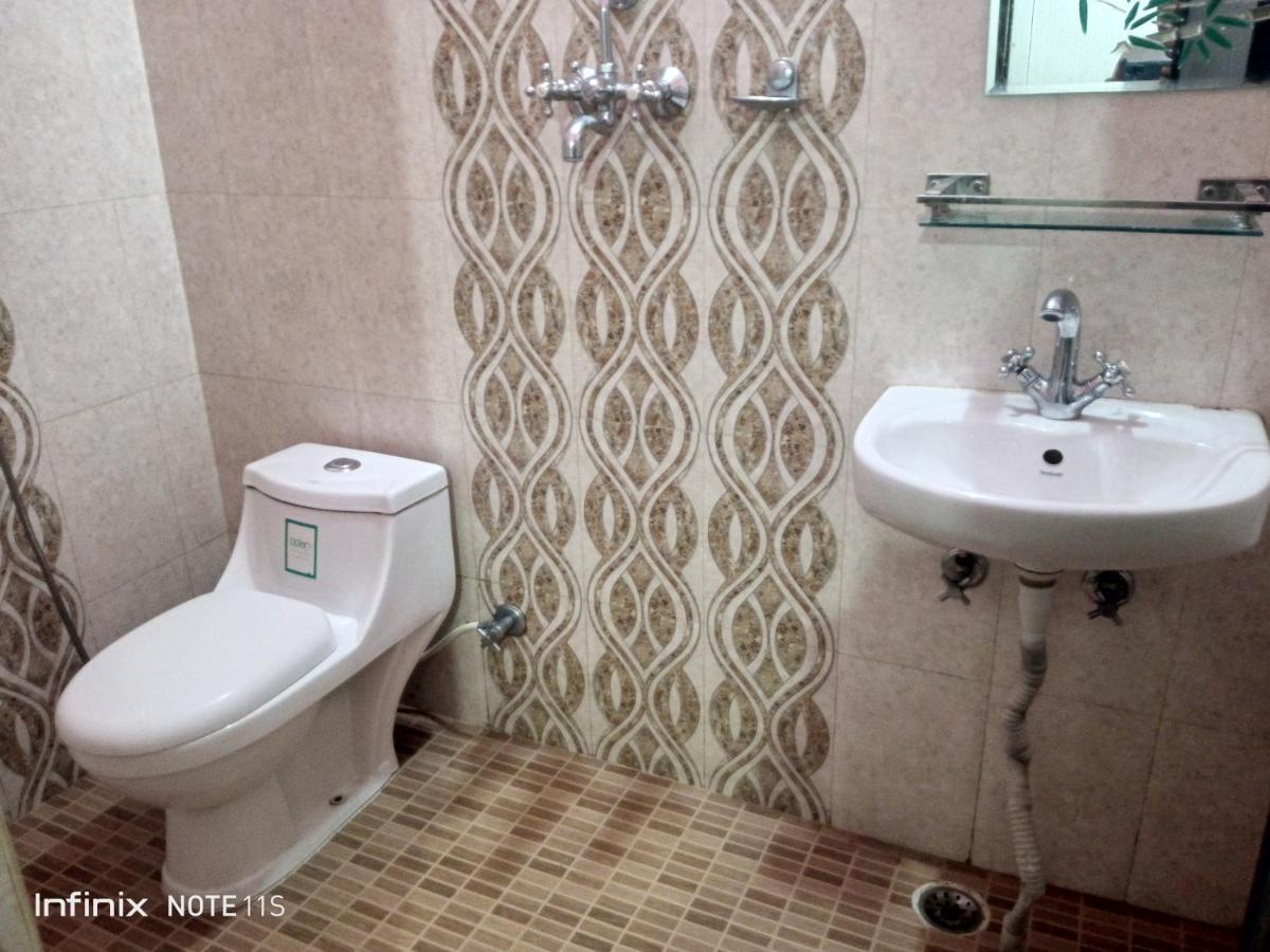 Hotel Buttercup Pokhara Eksteriør billede