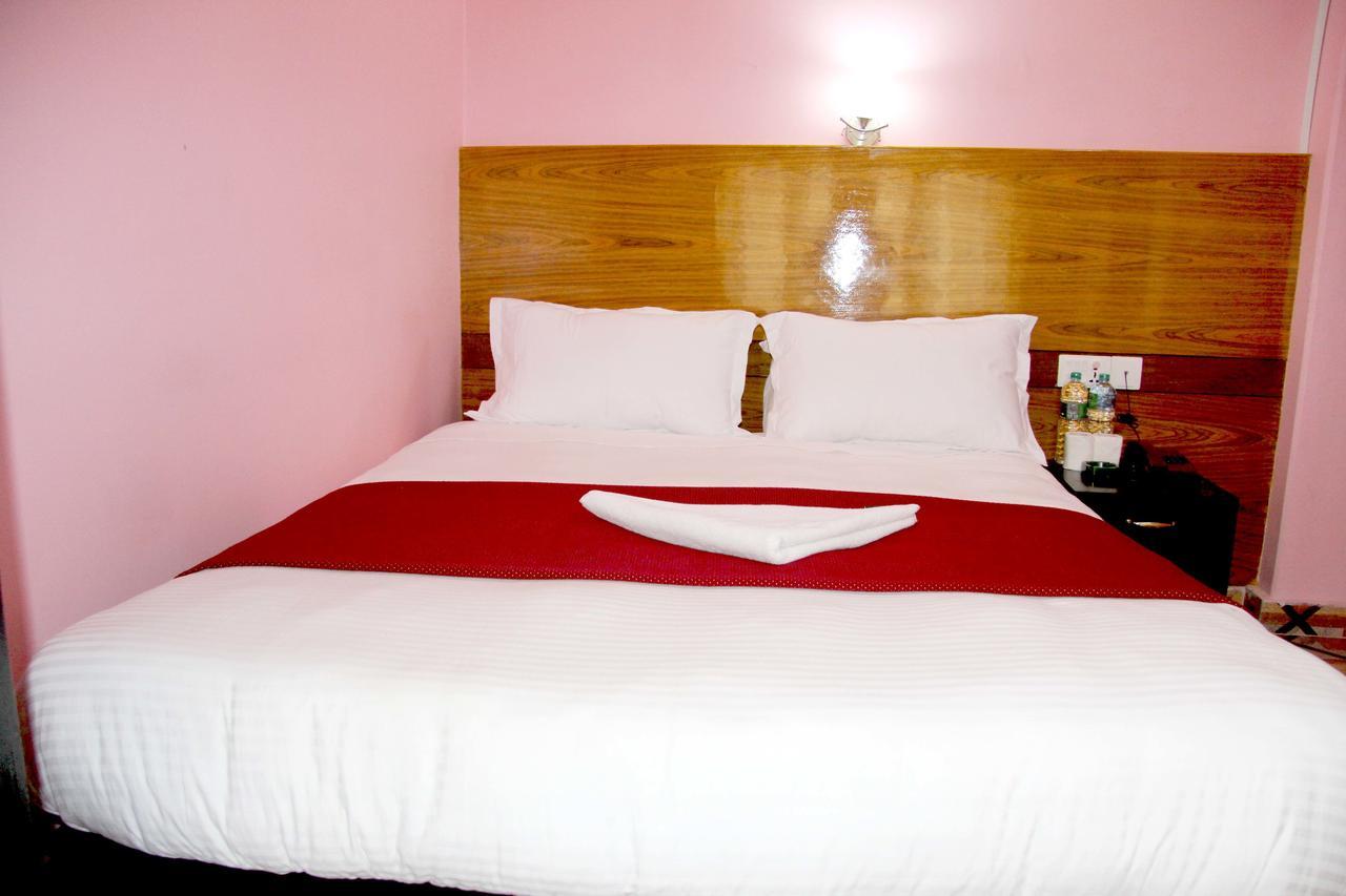 Hotel Buttercup Pokhara Eksteriør billede