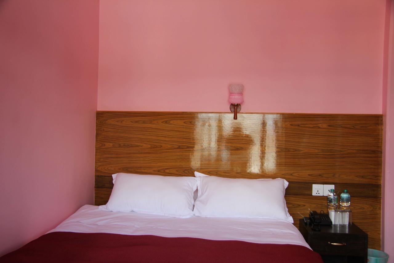 Hotel Buttercup Pokhara Eksteriør billede