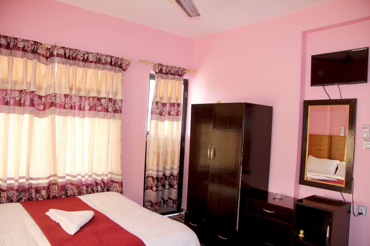 Hotel Buttercup Pokhara Eksteriør billede