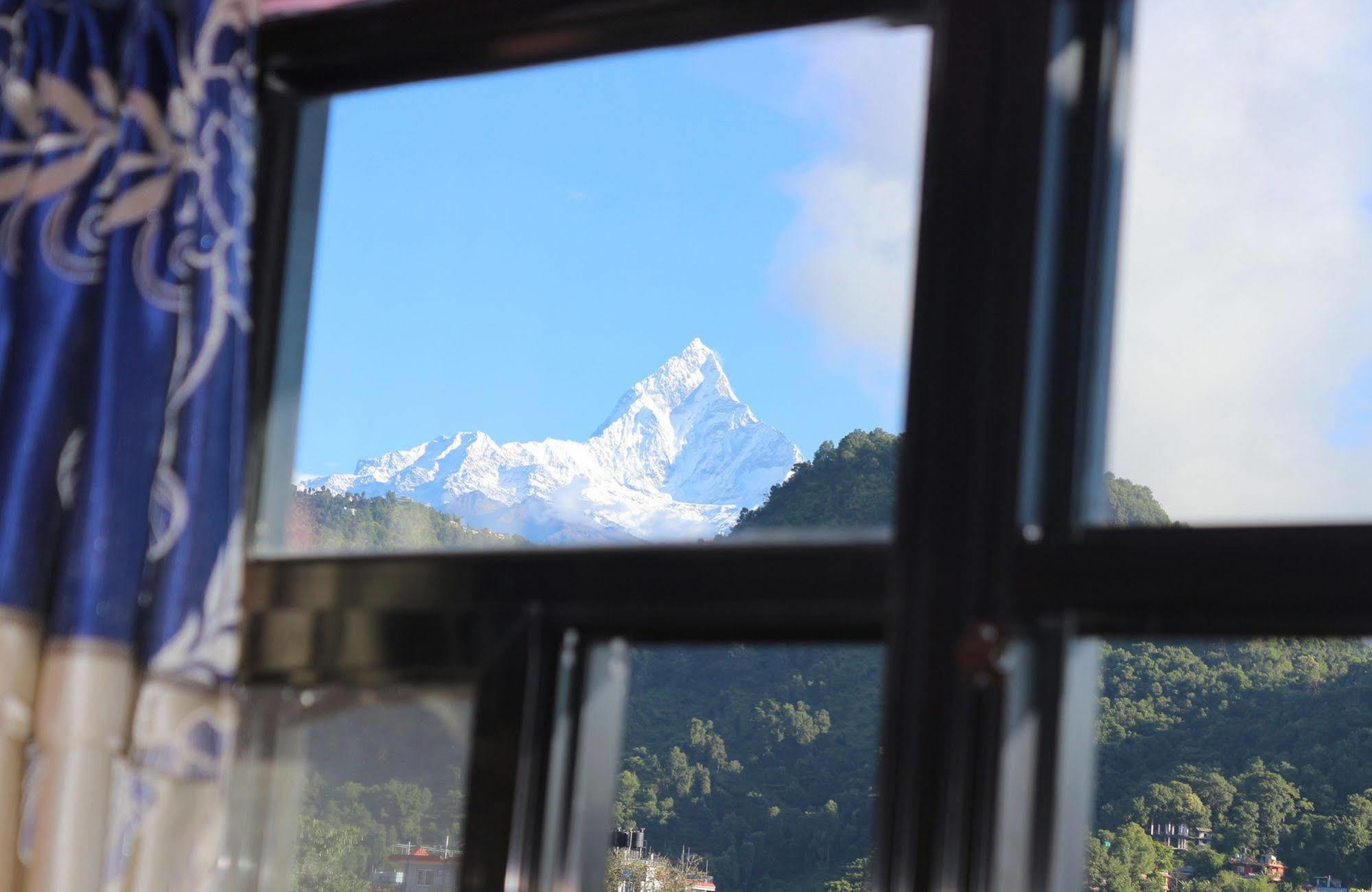 Hotel Buttercup Pokhara Eksteriør billede