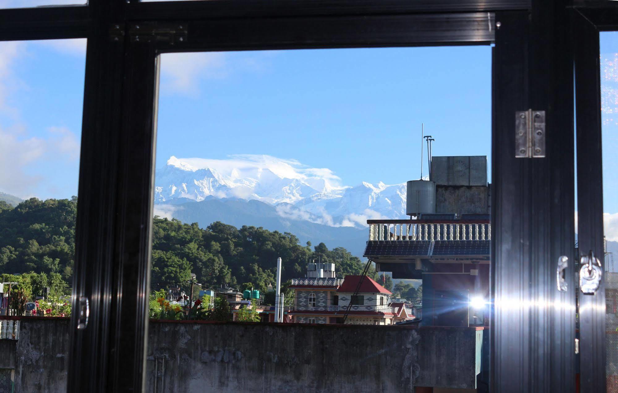 Hotel Buttercup Pokhara Eksteriør billede