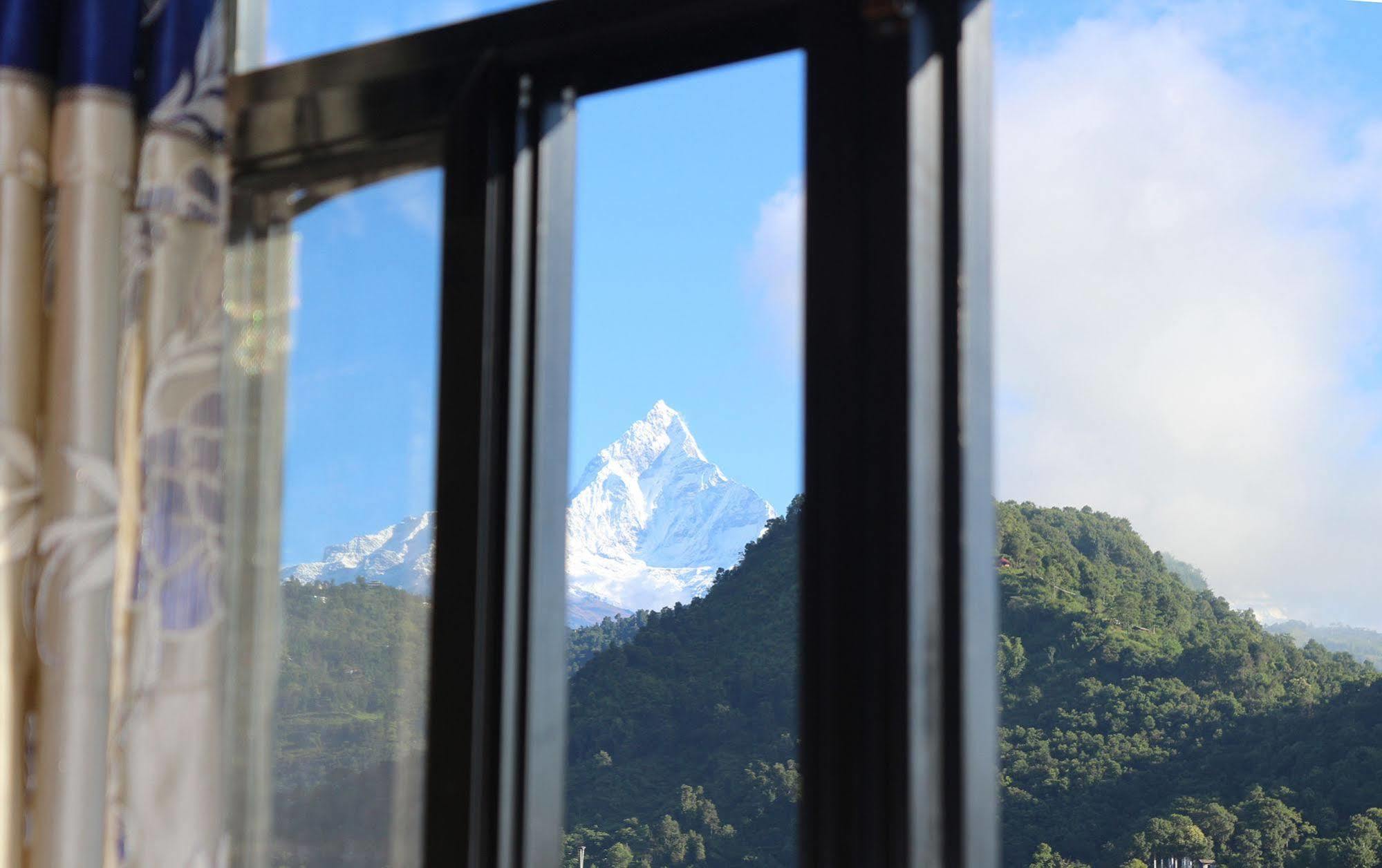 Hotel Buttercup Pokhara Eksteriør billede