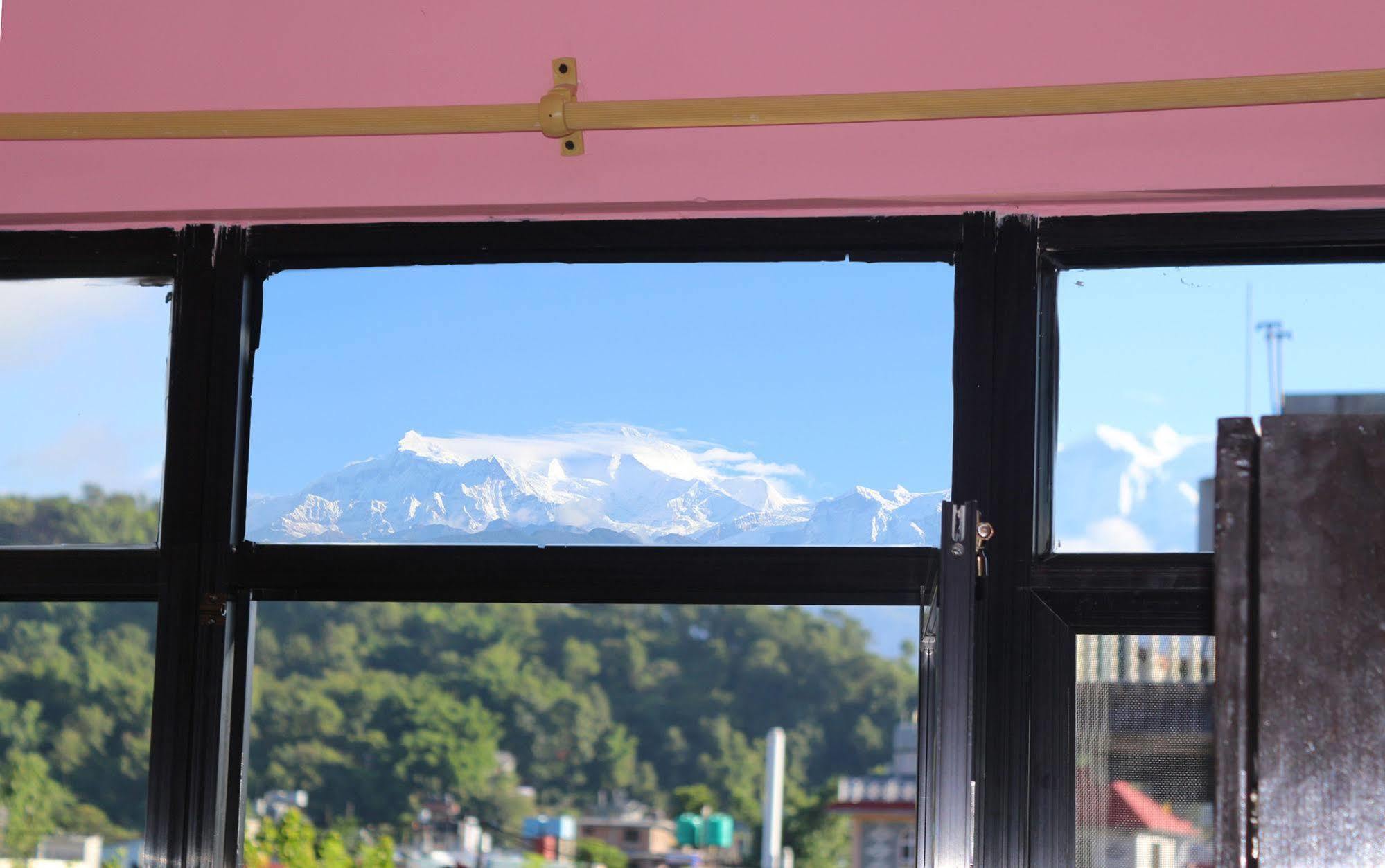 Hotel Buttercup Pokhara Eksteriør billede