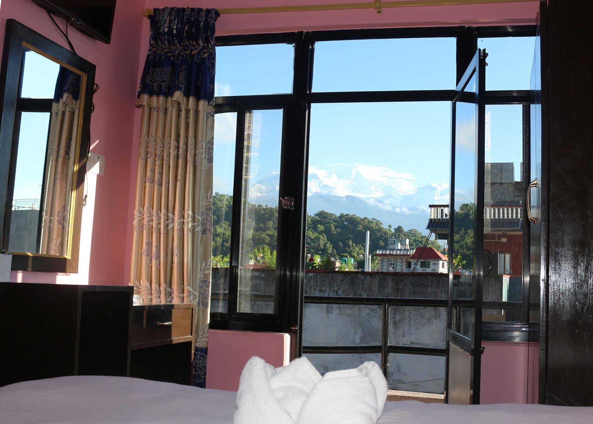 Hotel Buttercup Pokhara Eksteriør billede